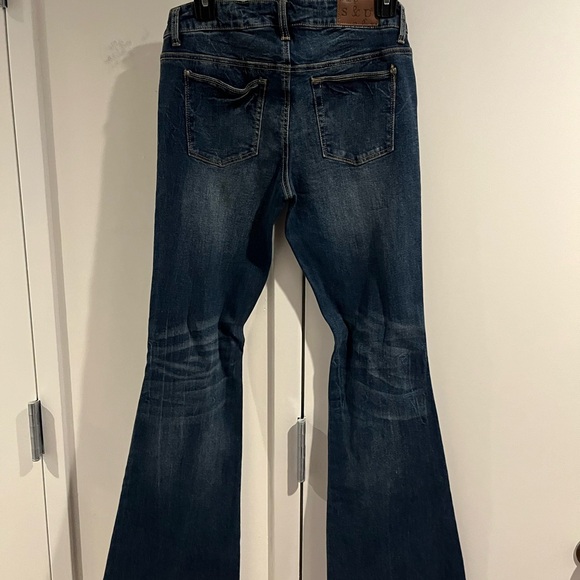 Standards and Practice (S & P) Dark Wash Flare Jeans. Tall. 37 length - Picture 3 of 3